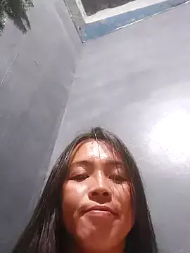 Offline yournewgirldiana on StripChat