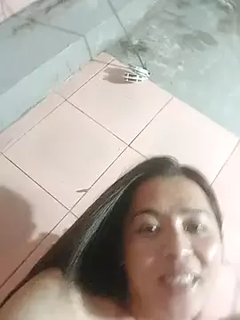 Offline yournewgirldiana on StripChat