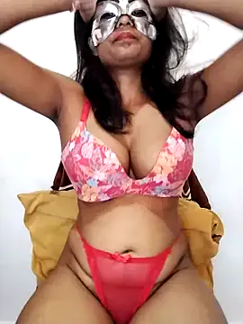 Zaraangle on StripChat 