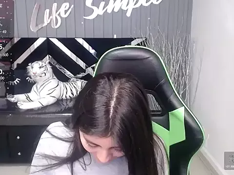 Offline Zoe_Blaze_A on StripChat